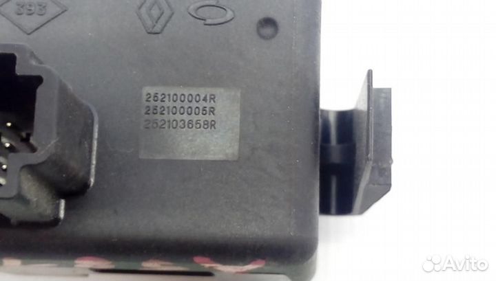 Кнопка аварийной сигнализации для Renault Fluence