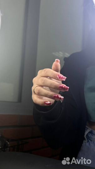 Модель на маникюр