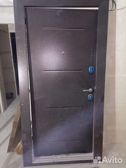 Дверь входная металлическая