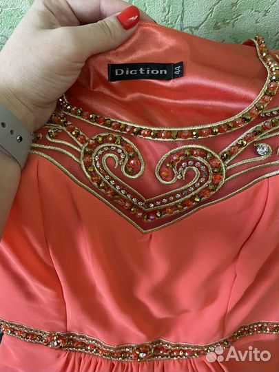 Вечернее платье