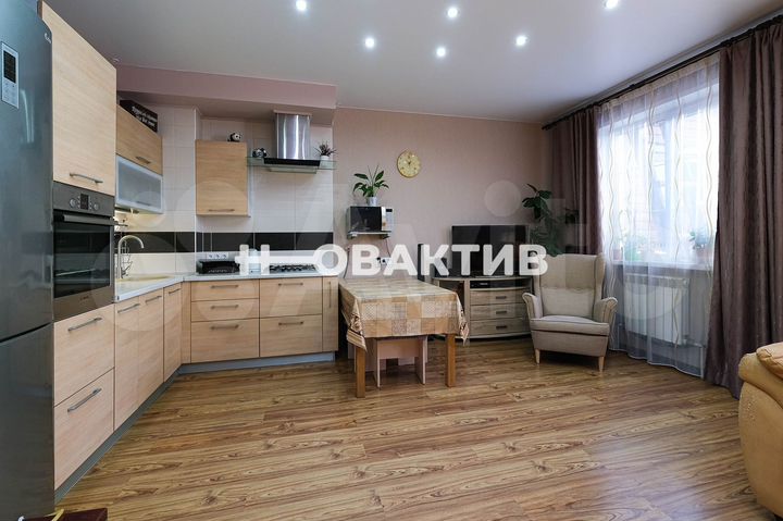 Коттедж 255 м² на участке 7,3 сот.