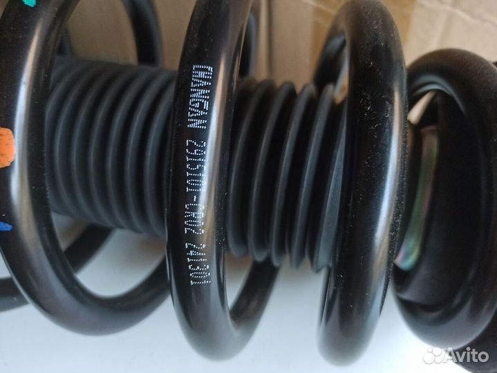 Стойка амортизатора в сборе задняя правая UNI-K