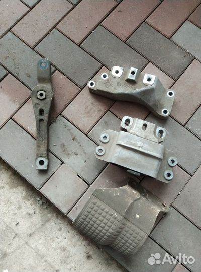 Стабилизатор и подушки АКПП Шкода суперб 2