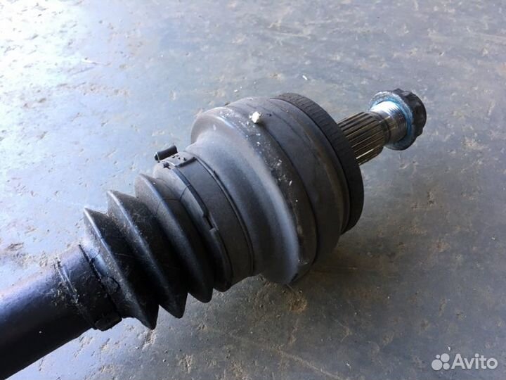 Привод задний Mercedes-Benz C-Class W204 271860