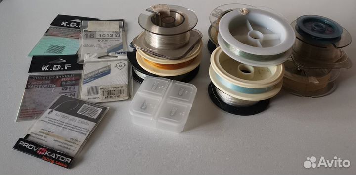 Рыболовные снасти набором (крючки и леска)