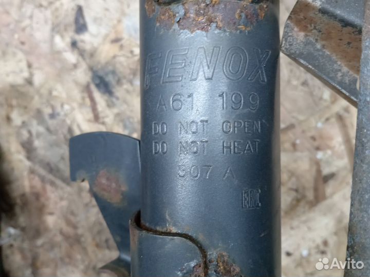 Стойки амортизаторы передние Ford focus 2