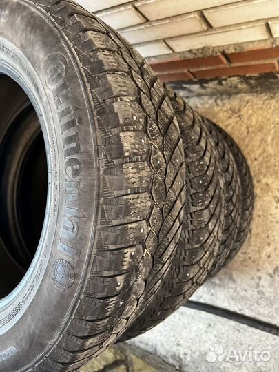 Continental Conti4x4IceContact 215/70 R16