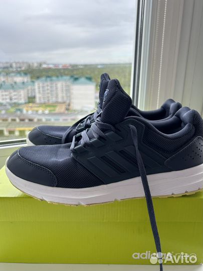 Кроссовки adidas