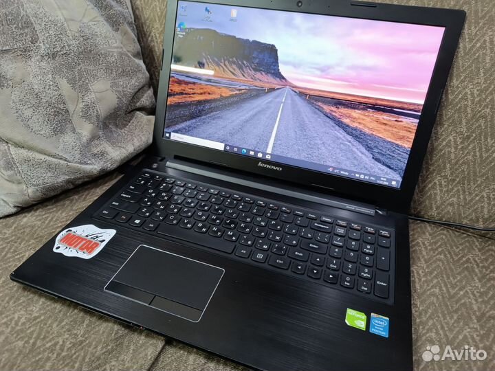 Lenovo 15.6/8gb/ssd/ Nvidia 2gb