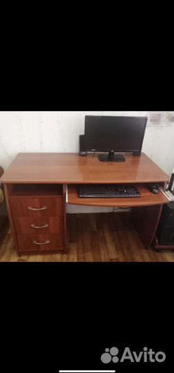 Компьютерный стол