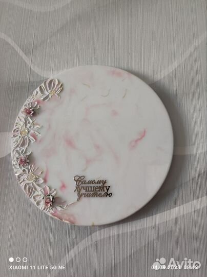 Часы из эпоксидной смолы на день учителя