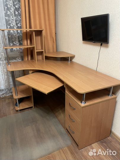 Стол компьютерный угловой