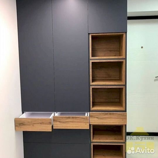 Шкаф с зеркалом