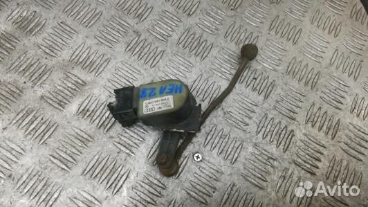 Датчик положения подвески audi A8 D3 (HEA28Q401)