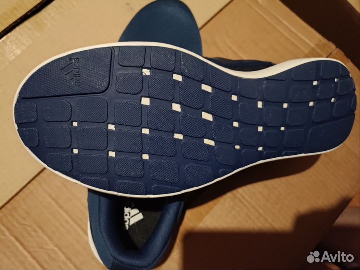 Adidas мужские кроссовки новые