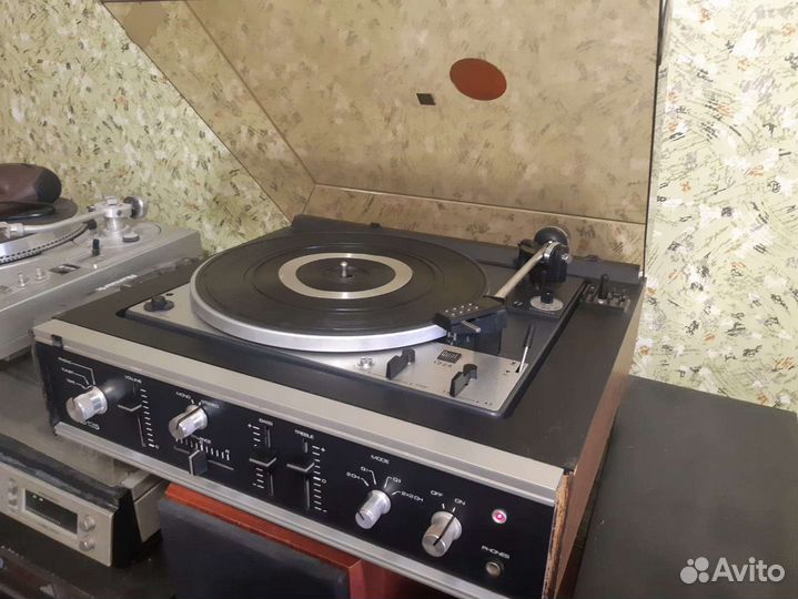 Проигрыватель винила Dual hs 135