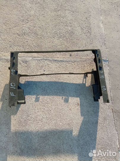 BMW F10 рамка радиатора