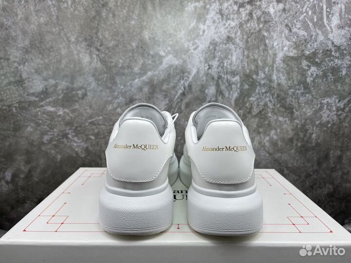 Alexander McQueen Oversized Sneaker White кроссовк