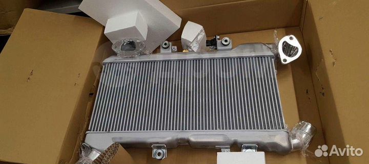 Интеркуллер Toyota Land Cruiser 200