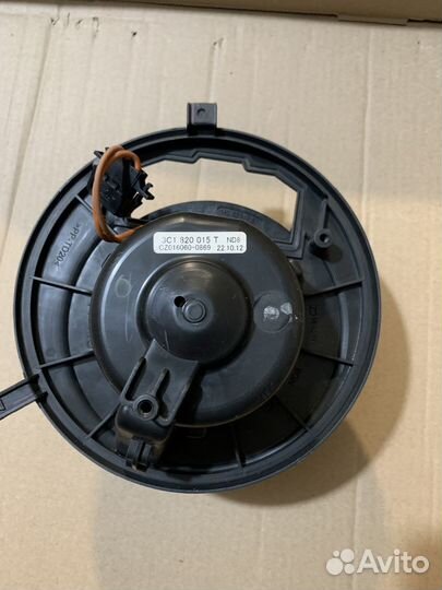 Мотор отопителя Volkswagen Skoda 3C1820015T