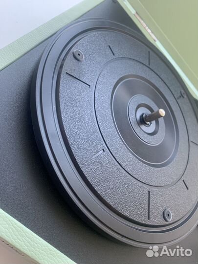 Виниловый проигрыватель crosley