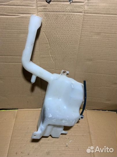 Бачок омывателя Mazda Demio DE