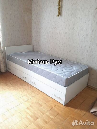 Кровать