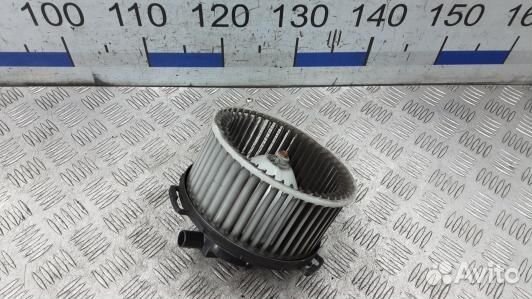 Моторчик печки mazda 3 1 (7AR11KK01)