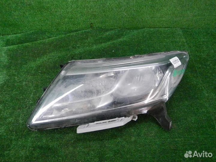 Фара левая Nissan Pathfinder 4 R52 (2012-2017) гал