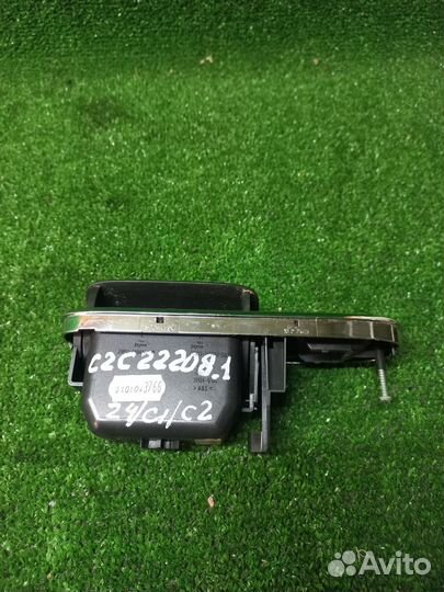 Пепельница лев. под кнопку стеклоподъмника Jaguar