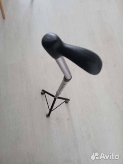 Трость трехопорная