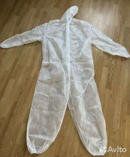 Защитный костюм одноразовый