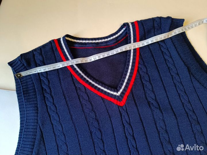 Жилет вязаный новый