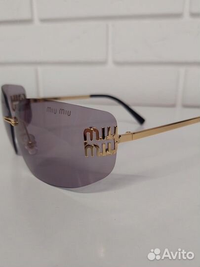 Солнцезащитные очки miu miu