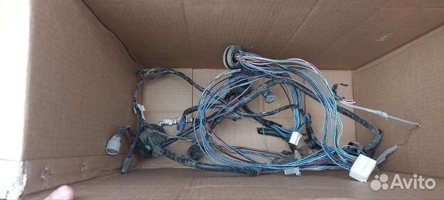 Проводка крышки багажника (5 двери) Паджеро 4