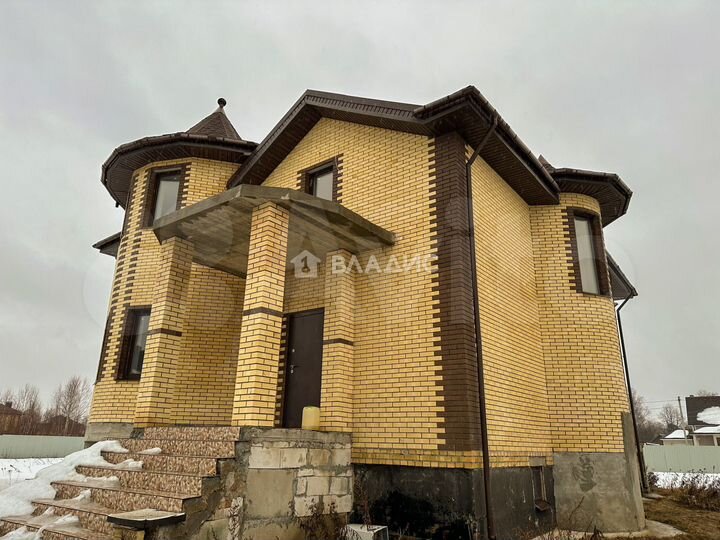 Дом 320 м² на участке 10 сот.