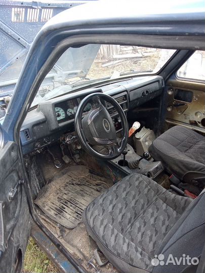 LADA 4x4 (Нива) 1.7 МТ, 2001, 100 000 км