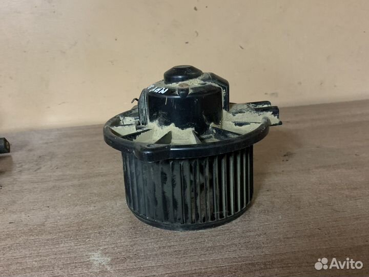 Моторчик печки задний Мазда MPV