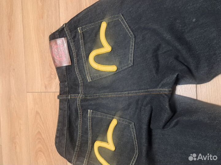 Джинсы evisu