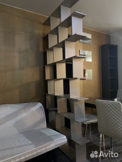 Полочка для книг