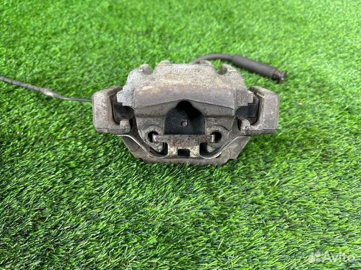 Суппорт тормозной задний правый Bmw 7 E66 N62B44