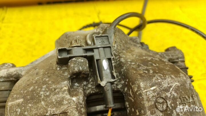 Суппорт передний правый Mercedes-Benz W212