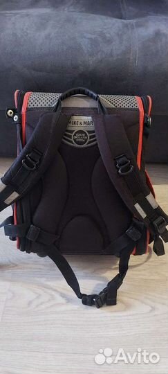 Школьный ранец с анатомической спинкой