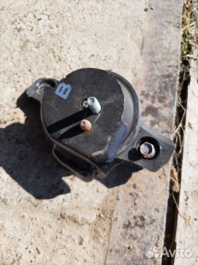 Подушка двигателя Subaru