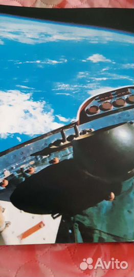 Книга Космонавтика СССР с втографами космонавтов