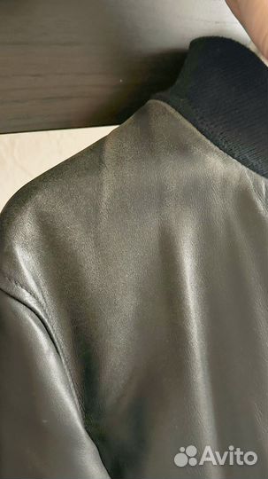 Кожаная куртка levis