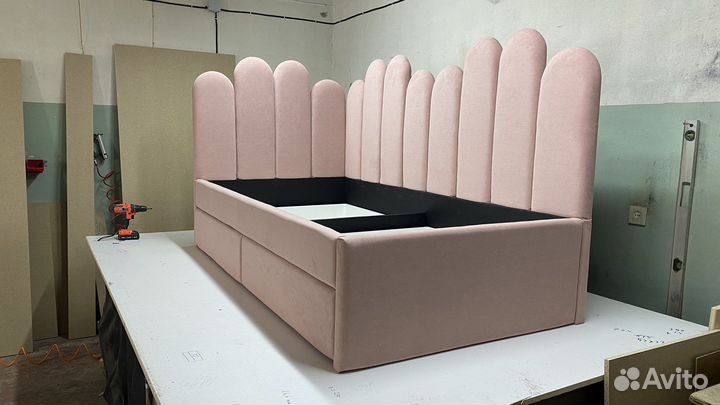 Детский диван кровать с мягкими спинками