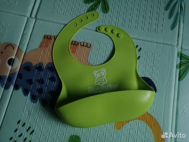 Нагрудник силиконовый