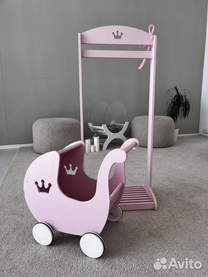 Детская коляска для кукол и вешалка