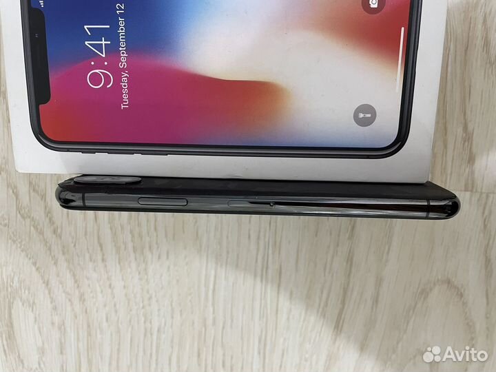 iPhone X, 64 ГБ